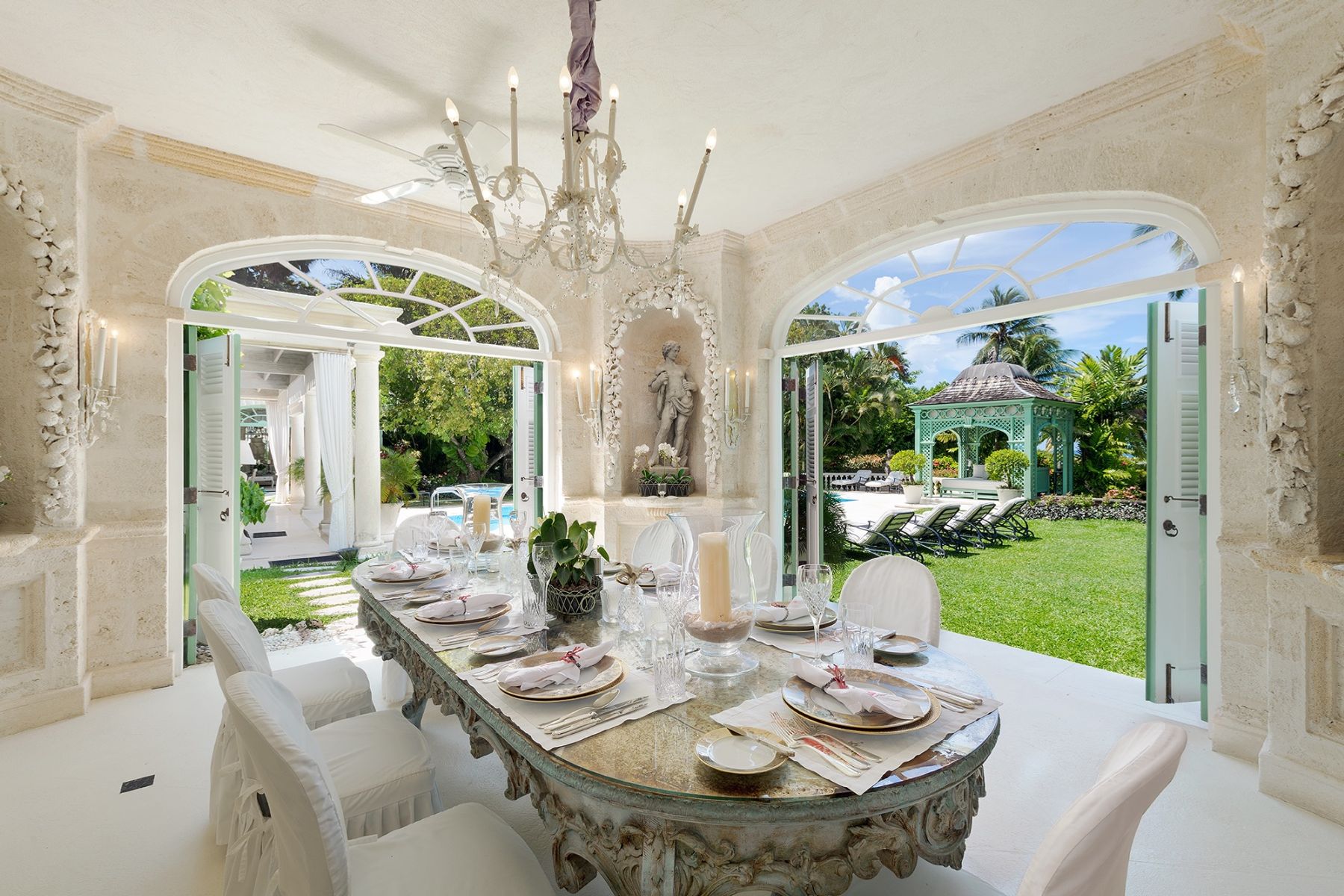 Leamington Estate villa photo.